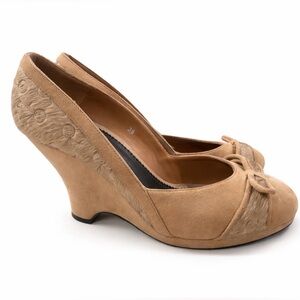 Maloles Anthropologie Suede Wedge Pumps | Spain Made Fur Bow Heels 38 / 7